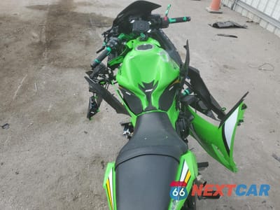 Zdjęcie 6 z 9 samochodu: 2025 KAWASAKI EX650 P VIN:ML5EXEP14SDAG5208 - miniatura