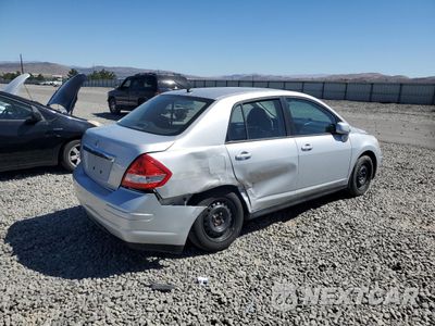 Trzecie zdjęcie samochodu z tyłu: 2011 NISSAN VERSA S VIN:3N1BC1AP4BL397190 - miniatura