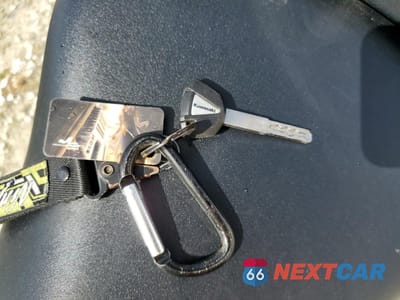 Zdjęcie 8 z 10 samochodu: 2024 KAWASAKI EX650 P VIN:ML5EXEP15RDAC6220 - miniatura