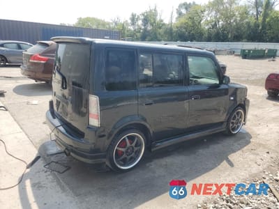 Trzecie zdjęcie samochodu z tyłu: 2006 TOYOTA SCION XB VIN:JTLKT324064064711 - miniatura