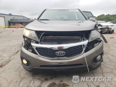 Piąte zdjęcie samochodu w środku: 2012 KIA SORENTO BASE VIN:5XYKT3A64CG258587 - miniatura