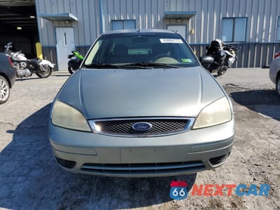 Piąte zdjęcie samochodu w środku: 2005 FORD FOCUS ZX4 VIN:1FAHP34N05W110059 - miniatura