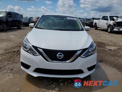 Piąte zdjęcie samochodu w środku: 2016 NISSAN SENTRA S VIN:3N1AB7AP8GY317319 - miniatura