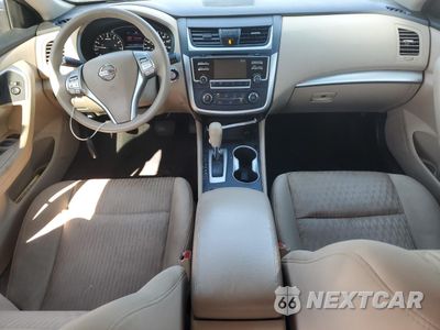 Zdjęcie 8 z 15 samochodu: 2017 NISSAN ALTIMA 2.5 VIN:1N4AL3APXHN307981 - miniatura