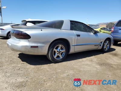 Trzecie zdjęcie samochodu z tyłu: 2000 PONTIAC FIREBIRD VIN:2G2FS22K0Y2137128 - miniatura