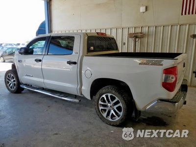 Drugie zdjęcie samochodu z przodu: 2017 TOYOTA TUNDRA CREWMAX SR5 VIN:5TFDW5F13HX677768 - miniatura