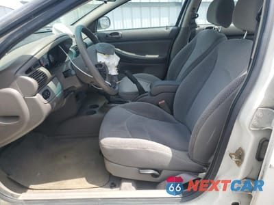 Zdjęcie 7 z 12 samochodu: 2004 DODGE STRATUS SE VIN:1B3EL36T34N294133 - miniatura