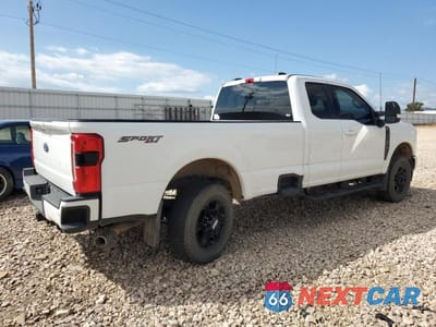 Trzecie zdjęcie samochodu z tyłu: 2024 FORD F350 SUPER DUTY VIN:1FT8X3BN2REC38246 - miniatura