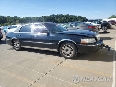 Czwarte zdjęcie samochodu z boku: 2009 LINCOLN TOWN CAR SIGNATURE LIMITED VIN:2LNHM82V39X600603 - miniatura