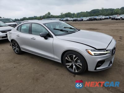 Czwarte zdjęcie samochodu z boku: 2024 VOLVO S60 PLUS VIN:7JRL12TL6RG317847 - miniatura