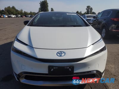 Piąte zdjęcie samochodu w środku: 2025 TOYOTA PRIUS PRIME SE VIN:JTDACACU8S3041073 - miniatura