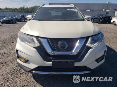 Piąte zdjęcie samochodu w środku: 2018 NISSAN ROGUE S VIN:5N1AT2MT0JC795820 - miniatura