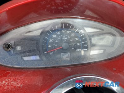 Zdjęcie 7 z 10 samochodu: 2013 HONDA PCX 150 VIN:MLHKF1213D5004746 - miniatura