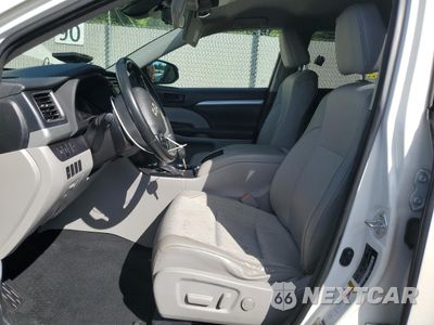 Zdjęcie 7 z 14 samochodu: 2018 TOYOTA HIGHLANDER LE VIN:5TDBZRFH5JS831377 - miniatura