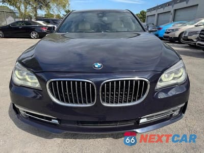 Piąte zdjęcie samochodu w środku: 2015 BMW 750 XI VIN:WBAYB6C5XFD965910 - miniatura