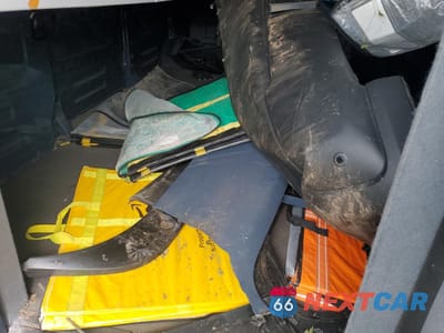 Zdjęcie 13 z 14 samochodu: 2024 RIVIAN EDV 700 VIN:7FCEHEB27RN018984 - miniatura