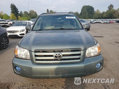 Piąte zdjęcie samochodu w środku: 2005 TOYOTA HIGHLANDER LIMITED VIN:JTEDP21A650081685 - miniatura
