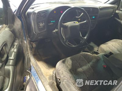 Zdjęcie 8 z 12 samochodu: 2000 GMC SONOMA VIN:1GTDT19W5YK220885 - miniatura