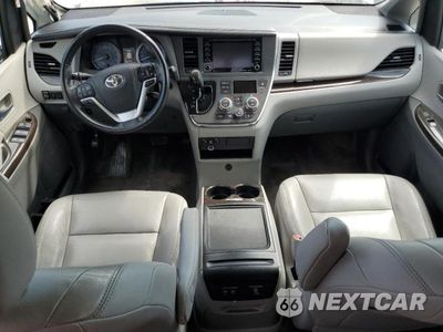 Zdjęcie 8 z 13 samochodu: 2018 TOYOTA SIENNA XLE 8-PASSENGER VIN:5TDYZ3DC8JS939619 - miniatura