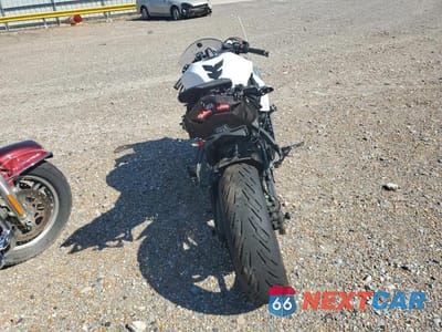 Czwarte zdjęcie samochodu z boku: 2021 KAWASAKI ZX636 K VIN:JKBZXJH11MA009236 - miniatura