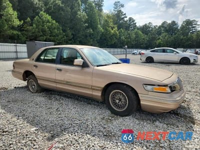 Czwarte zdjęcie samochodu z boku: 1996 MERCURY GRAND MARQUIS LS VIN:2MELM7565TX600430 - miniatura