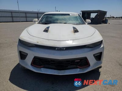 Piąte zdjęcie samochodu w środku: 2018 CHEV CAMARO SS VIN:1G1FH1R74J0142693 - miniatura