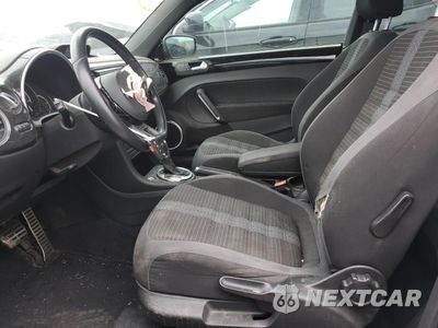 Zdjęcie 7 z 12 samochodu: 2014 VOLKSWAGEN BEETLE TURBO VIN:3VWVT7AT6EM601154 - miniatura