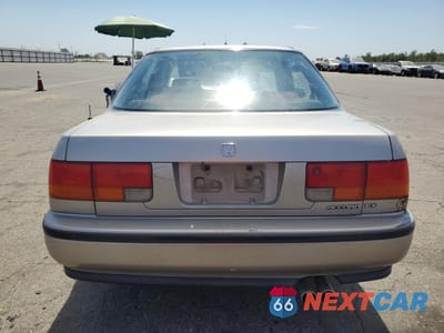 Zdjęcie 6 z 13 samochodu: 1992 HONDA ACCORD EX VIN:JHMCB7679NC047536 - miniatura