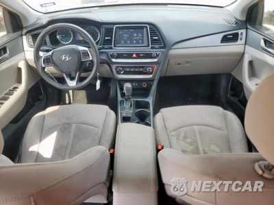 Zdjęcie 8 z 13 samochodu: 2019 HYUNDAI SONATA SE VIN:5NPE24AF3KH799448 - miniatura