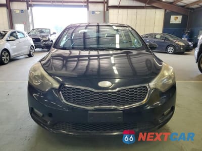 Piąte zdjęcie samochodu w środku: 2014 KIA FORTE EX VIN:KNAFX4A87E5128292 - miniatura