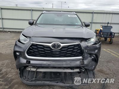 Piąte zdjęcie samochodu w środku: 2021 TOYOTA HIGHLANDER XLE VIN:5TDHZRBH3MS069705 - miniatura