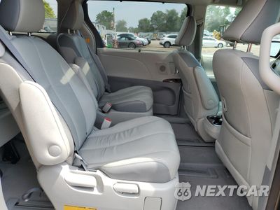 Zdjęcie 11 z 15 samochodu: 2011 TOYOTA SIENNA XLE VIN:5TDYK3DC3BS106123 - miniatura