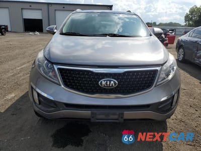 Piąte zdjęcie samochodu w środku: 2016 KIA SPORTAGE EX VIN:KNDPCCAC5G7833441 - miniatura