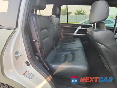 Zdjęcie 11 z 16 samochodu: 2021 TOYOTA LAND CRUISER VX-R VIN:JTMCY7AJ9M4099597 - miniatura