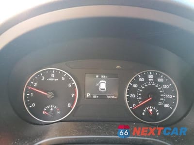 Zdjęcie 9 z 12 samochodu: 2021 KIA SELTOS S VIN:KNDEU2AA0M7215579 - miniatura