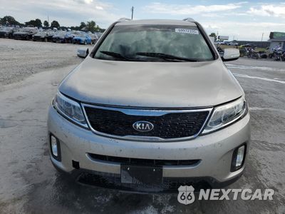 Piąte zdjęcie samochodu w środku: 2015 KIA SORENTO LX VIN:5XYKT3A64FG645175 - miniatura