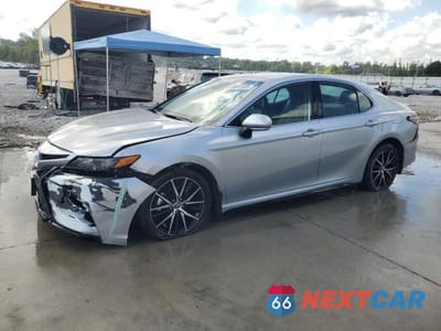 2024 TOYOTA CAMRY SE NIGHT SHADE 4T1G11AK5RU905076 - główne zdjęcie licytacji z USA - miniatura