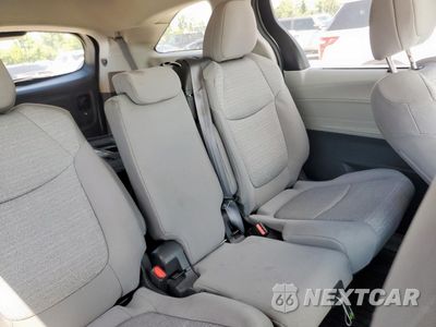 Zdjęcie 11 z 15 samochodu: 2022 TOYOTA SIENNA LE VIN:5TDKRKEC3NS080153 - miniatura