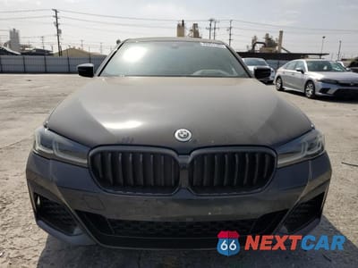 Piąte zdjęcie samochodu w środku: 2023 BMW 530E VIN:WBA13AG01PCM01764 - miniatura