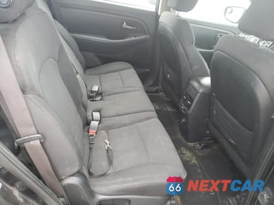 Zdjęcie 11 z 13 samochodu: 2014 KIA RONDO VIN:KNAHT8A3XE7052975 - miniatura