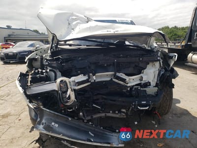 Piąte zdjęcie samochodu w środku: 2022 RIVIAN R1T LAUNCH EDITION VIN:7FCTGAAL4NN000031 - miniatura