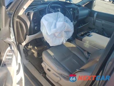Zdjęcie 8 z 13 samochodu: 2011 CHEVROLET SILVERADO K1500 LT VIN:1GCRKSE39BZ455038 - miniatura