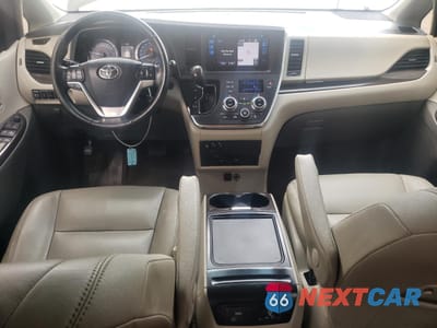 Zdjęcie 8 z 14 samochodu: 2017 TOYOTA SIENNA XLE VIN:5TDYZ3DC7HS806702 - miniatura