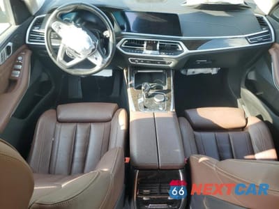 Zdjęcie 8 z 13 samochodu: 2021 BMW X7 XDRIVE40I VIN:5UXCW2C0XM9F32300 - miniatura