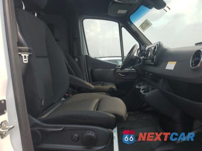 Zdjęcie 10 z 12 samochodu: 2025 MERCEDES-BENZ SPRINTER 2500 VIN:W1Y4KBHY7ST200548 - miniatura