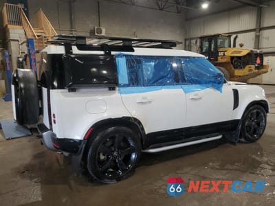 Trzecie zdjęcie samochodu z tyłu: 2024 LAND ROVER DEFENDER 110 X-DYNAMIC SE VIN:SALE27EU8R2245998 - miniatura