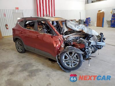 Czwarte zdjęcie samochodu z boku: 2022 KIA SELTOS S VIN:KNDEU2AA0N7288467 - miniatura