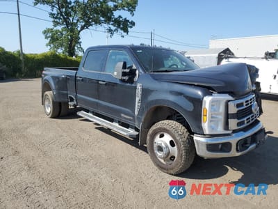 Czwarte zdjęcie samochodu z boku: 2024 FORD F350 SUPER DUTY VIN:1FT8W3DT7REC84637 - miniatura