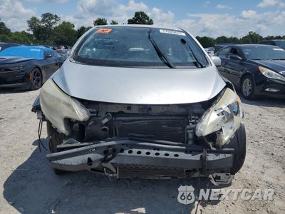 Piąte zdjęcie samochodu w środku: 2014 NISSAN VERSA NOTE S VIN:3N1CE2CP5EL398337 - miniatura