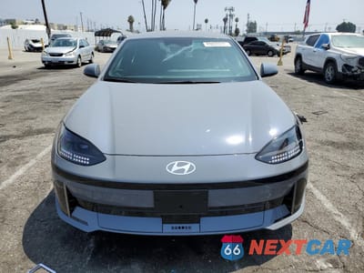 Piąte zdjęcie samochodu w środku: 2024 HYUNDAI IONIQ 6 SEL VIN:KMHM34AA1RA073825 - miniatura